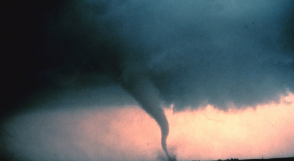 ARiMR wyznaczyła limit kredytów na wznowienie produkcji po klęskach żywiołowych na ćwierć miliona złotych. Fot. Flickr NOAA Photo Library Znamy limity kredytów klęskowych. Od jutra wchodzą w życie
