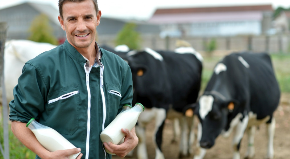 W 2017 r. KE oczekuje wzrostu dostaw mleka o 0,6 proc.