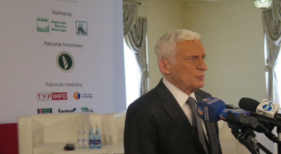 Prof. Jerzy Buzek podczas konferencji w Jasionce; fot. MP Czy po 2020 roku zostaną dopłaty – i które?