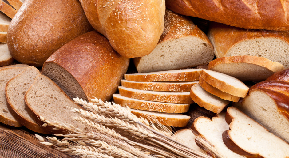 Duże piekarnie w 99 proc. produkują chleb z gotowych mieszanek 