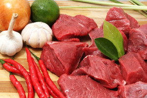 Importerzy ograniczają zakup mięsa z Brazylii lub z niego rezygnują