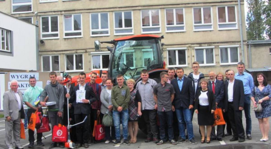 W ZSCKR Bydgoszcz spotkali się zwycięzcy etapu szkolnego i sprawdzili się w części teoretycznej i praktyczne Rzepakowy jubileusz – wygrali konkurs po mistrzowsku