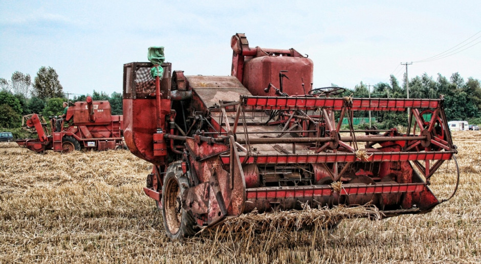 W Rosji brakuje m.in około 8 tys. kombajnów; Fot.pixabay.com Rosja: Za mało maszyn i urządzeń rolniczych