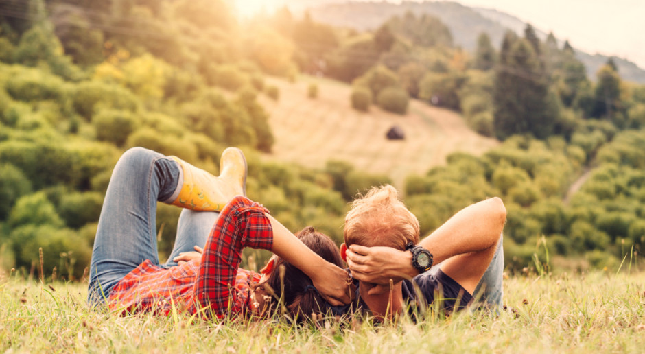 Uzyskane wyniki sugerują, że czynniki ryzyka środowiskowego predysponujące do IBD mogą mieć silniejszy wpływ na dzieci niż na dorosłych; Fot. Shutterstock Ryzyko chorób zapalnych jelit jest mniejsze na wsi