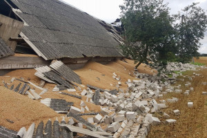 MRiRW: Ponad 6,5 tys. gospodarstw rolnych zniszczonych podczas nawałnic (zdjęcia)