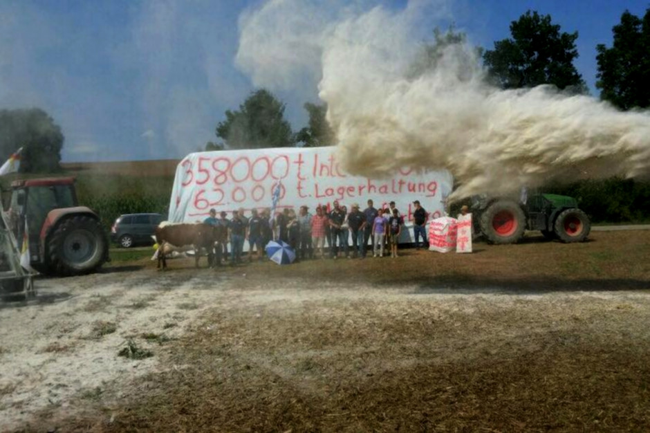 Manifestacje dotyczące zagospodarowania zapasów mleka w proszku w Niemczech; Fot.EMB