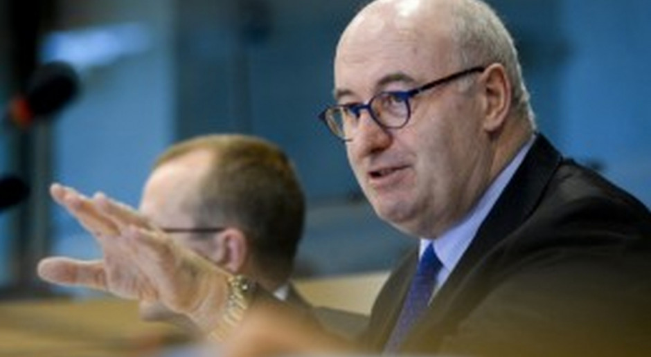 Komisarz UE ds. rolnictwa Phil Hogan; Fot. EU Rolnicy otrzymali wsparcie z ARR
