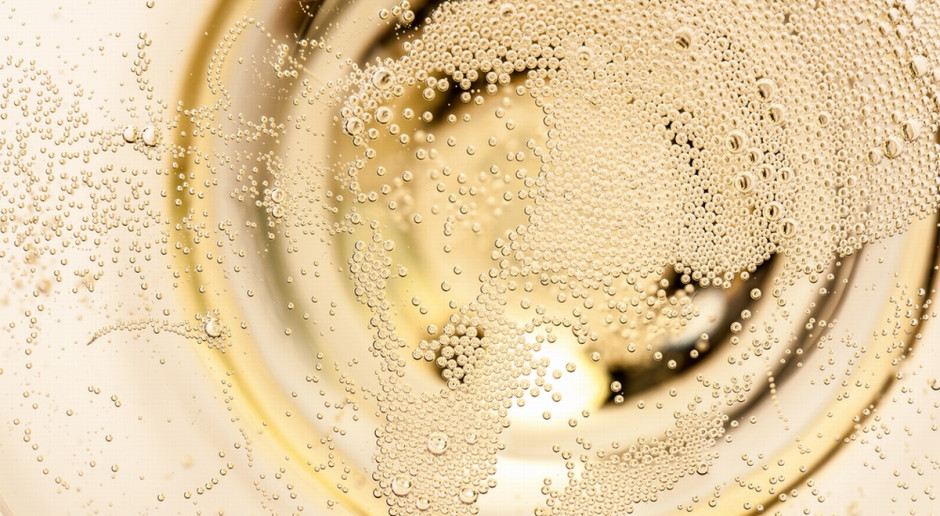 Fot. Shutterstock Włochy: W internecie zablokowano sprzedaż 30 mln puszek podrabianego prosecco