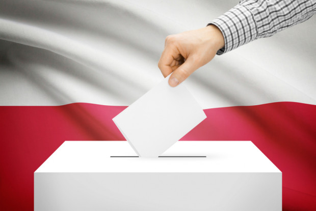 Na kogo chcą głosować Polacy? Zestawienie sondaży