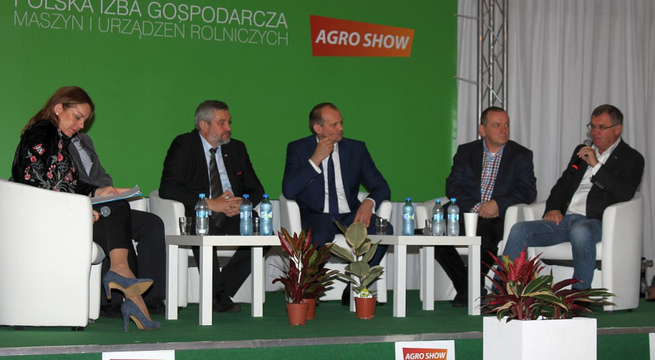 Debata poświęcona unijnym funduszom na modernizację gospodarstw odbyła się w sobotę na Międzynarodowych Targach Maszyn i Urządzeń Rolniczych Agro Show w Bednarach. ARiMR: Etap kontraktacji w naborze na modernizację gospodarstw prawie zakończony