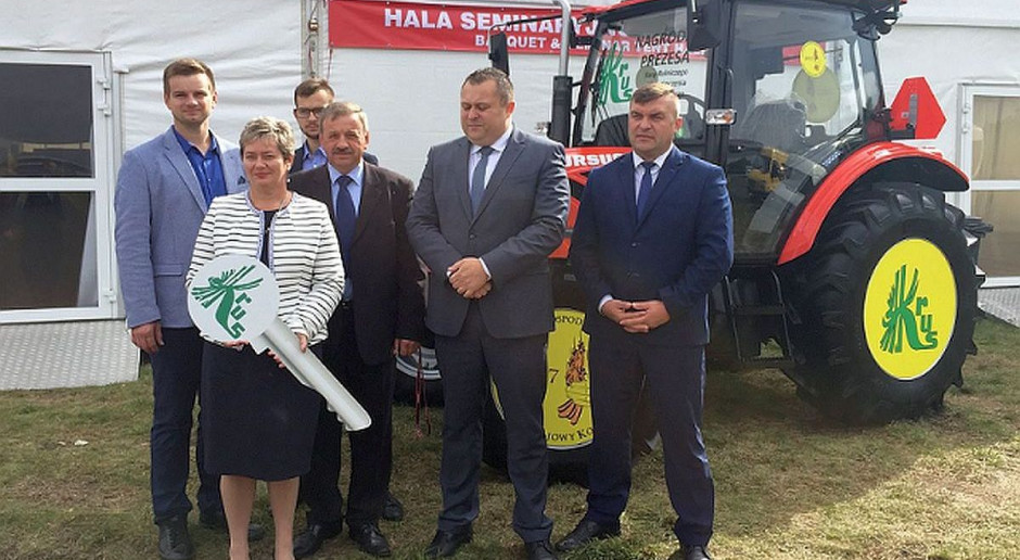 Zwycięzcy otrzymali już kluczyki do głównej nagrody w konkursie Ursus C-380 będzie pracował w najbezpieczniejszym gospodarstwie w Polsce