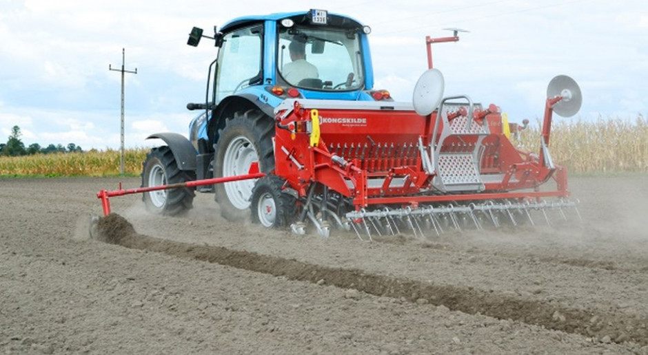 Rolnicy intensywnie sieją zboża, fot. farmer.pl Pogoda wreszcie sprzyja siewom – norma dla pszenicy