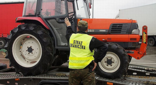 Pogranicznicy odzyskali traktor skradziony w… Japonii