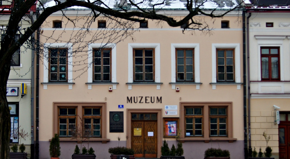 Fot. Wikipedia Wystawa poświęcona dawnemu rzemiosłu na podkarpackich wsiach
