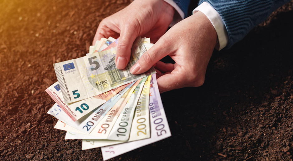 Fot. Shutterstock Spółki przesyłowe będą mogły nabywać ziemię rolną bez zgody KOWR