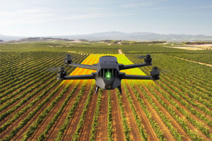 Nowy wielozadaniowy dron dla rolnictwa 