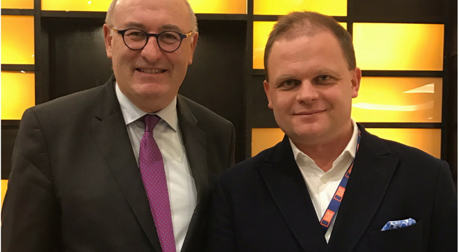 Od lewej komisarz Phil Hogan, dyrektor Łukasz Dominiak (Fot. KRD-IG) Zakończyła się misja UE i KRD-IG na Bliskim Wschodzie