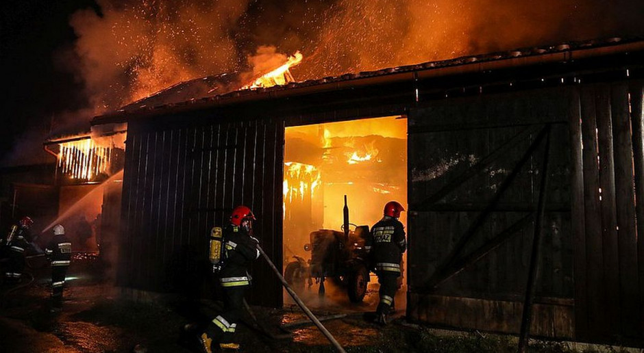 Foto: OSP Waksmund Sześć budynków płonęło w środku wsi