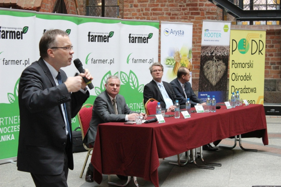 Dr hab. Witold Szczepaniak powie podczas naszych konferencji o odżywianiu wiosennym rzepaku, fot. farmer.pl 