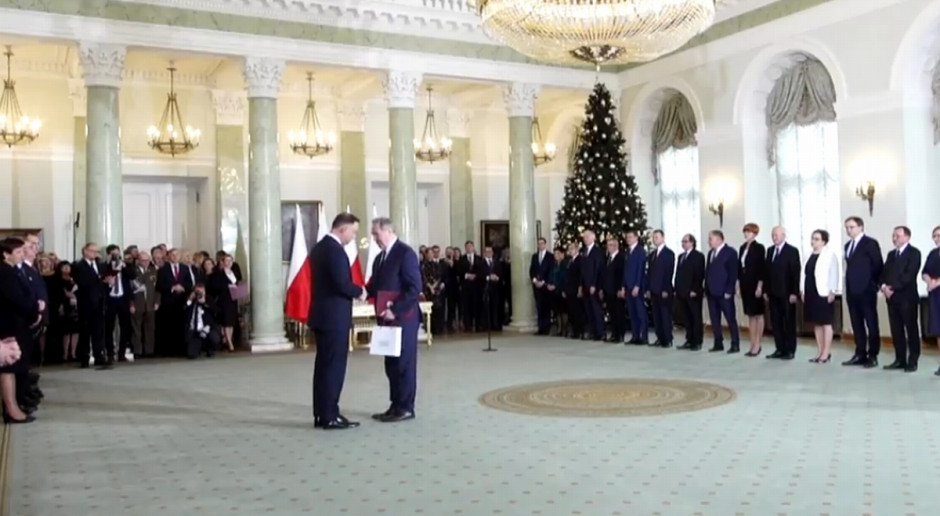 Na funkcję ministra środowiska powołany został Henryk Kowalczyk, który wcześniej był przewodniczącym Komitetu Stałego Rady Ministrów, źródło: YouTube/Prezydent.pl Zmiany na stanowiskach ministrów. Szyszko odwołany