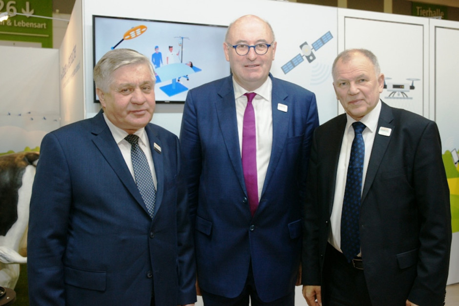 Spotkanie ministra Jurgiela z komisarzem Hoganmem o Andriukaitisem; Fot. MRiRW