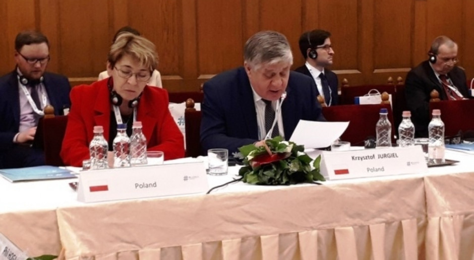 Minister Jurgiel podczas wystąpienia na spotkaniu GV4+4; Fot. MRiRW Ministrowie rolnictwa Grupy Wyszehradzkiej podpisali wspólną deklarację ws. rolnictwa