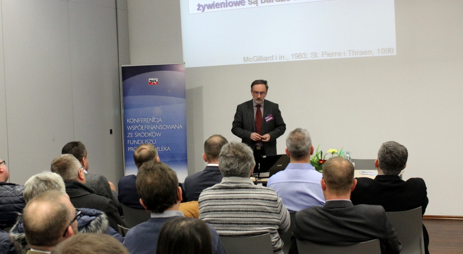 Prof. Zygmunt M. Kowalski podczas wykładu na Targach Ferma w Łodzi, fot. Ł.Ch. TMR czy PMR w żywieniu krów mlecznych?