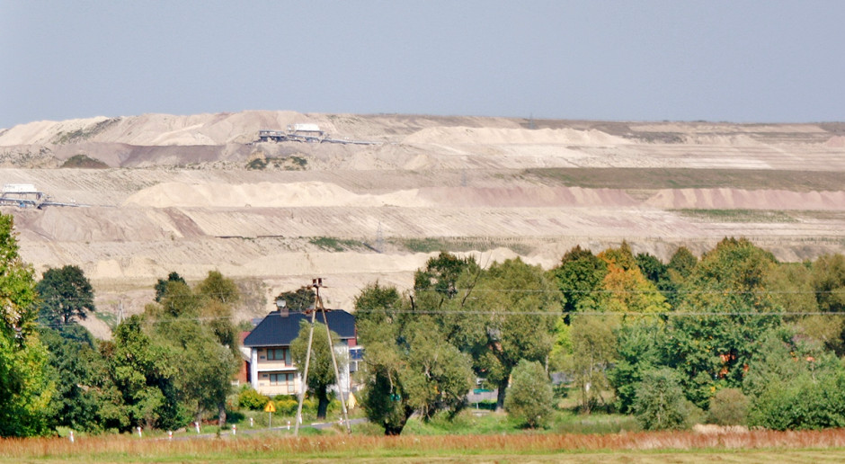 Z możliwością eksploatacji pokładów węgla brunatnego, zalegających w ziemi między Wieluniem a Złoczewem w województwie łódzkim, okoliczni mieszkańcy liczyli się od kilku dekad Jak Dawid z Goliatem - rolnicy wygrali z energetycznym gigantem