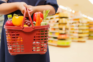 PKO BP: Ceny żywności główną przyczyną spadku inflacji w lutym