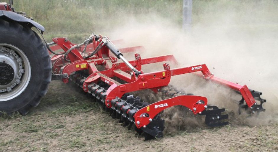 Hydraulicznie rozkładana krótka brona talerzowa Akpil Gepard XL, fot. firmowe Akpil Gepard w rozmiarze XL