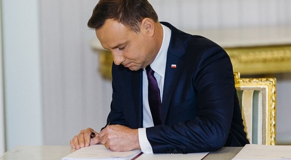 Zmniejszenie obciążeń administracyjnych dla właścicieli zwierząt gospodarskich i ułatwienie ich rejestracji - zakłada podpisana przez prezydenta ustawa o systemie identyfikacji i rejestracji zwierząt Prezydent podpisał ustawę dot. rejestracji zwierząt