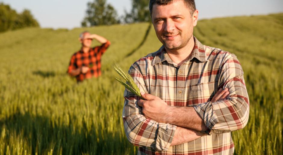 Fot. Shutterstock Od 17 maja wchodzą przepisy dotyczące pomocnika rolnika