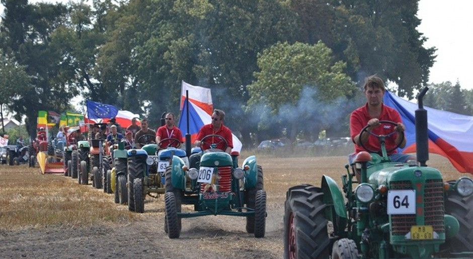fot. farmer.pl V Międzynarodowy Zlot Starych Traktorów i Maszyn Rolniczych w Łazach – od 14 czerwca