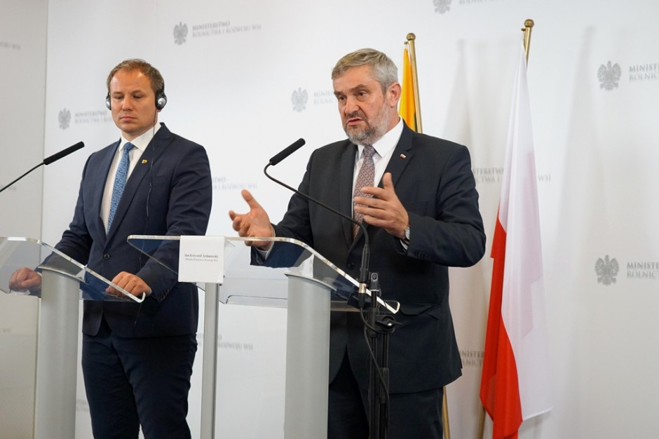 Fot. Minister Jan Krzysztof Ardanowski oraz minister Giedrius Surplys podczas konferencji prasowej; Fot. MRiRW