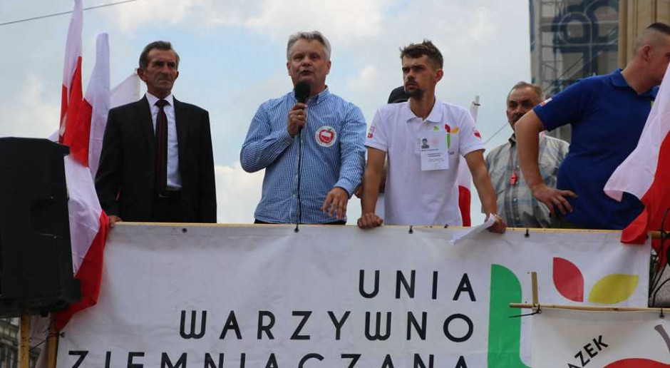 Podczas protestu 13 maja poseł PSL Mirosław Maliszewski reprezentował sadowników Apolityczność nie chodzi w parze z desperacją?