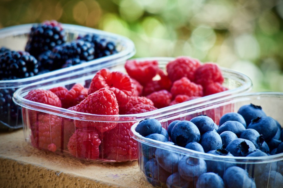 Spośród owoców jagodowych dostaniemy agrest, borówki, maliny, truskawki Fot.Shutterstock