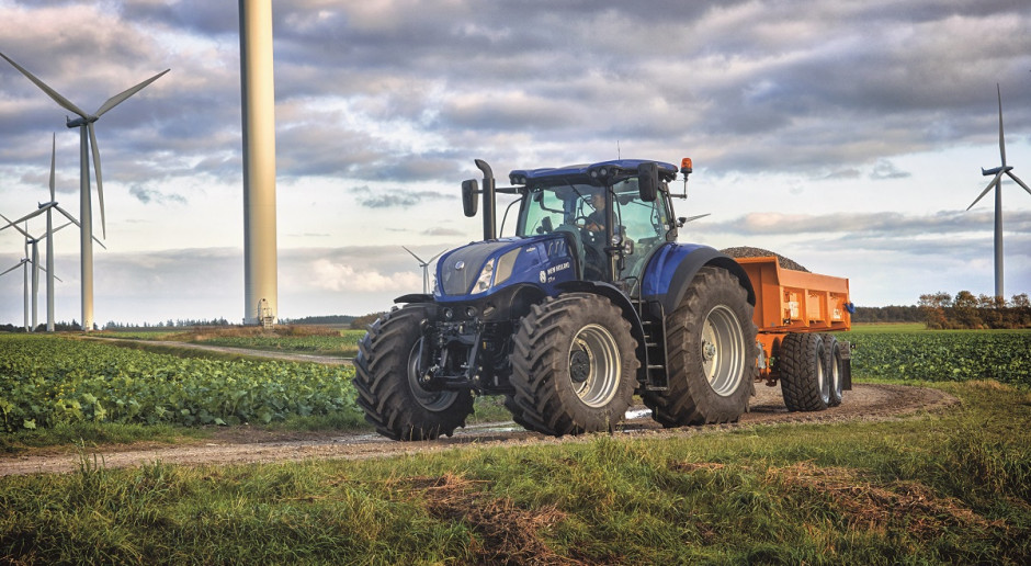 System inteligentnego hamowania z przyczepami dostępny jest w ciągnikach New Holland T6 i T7 w wersji AutoCommand, fot. materiały prasowe Inteligentny układ hamulcowy w ciągnikach New Holland T6 i T7 AutoCommand