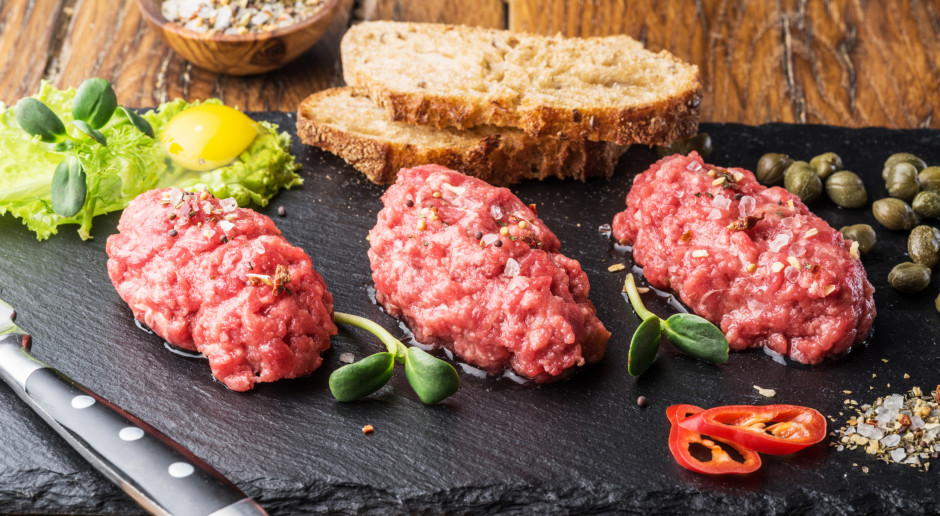 Fot. Shutterstock Lidl wycofał ze sprzedaży partię tatara, powodem decyzji - Salmonella
