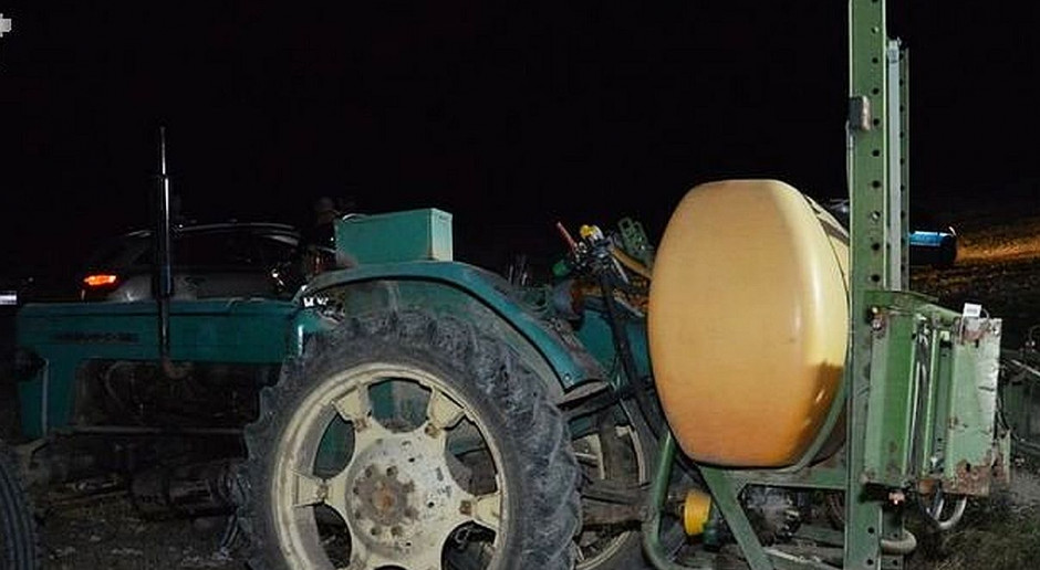 Rolnik wpadł pod opryskiwacz zaczepiony do ciągnika; fot. Policja Tragiczny wypadek przy opryskach