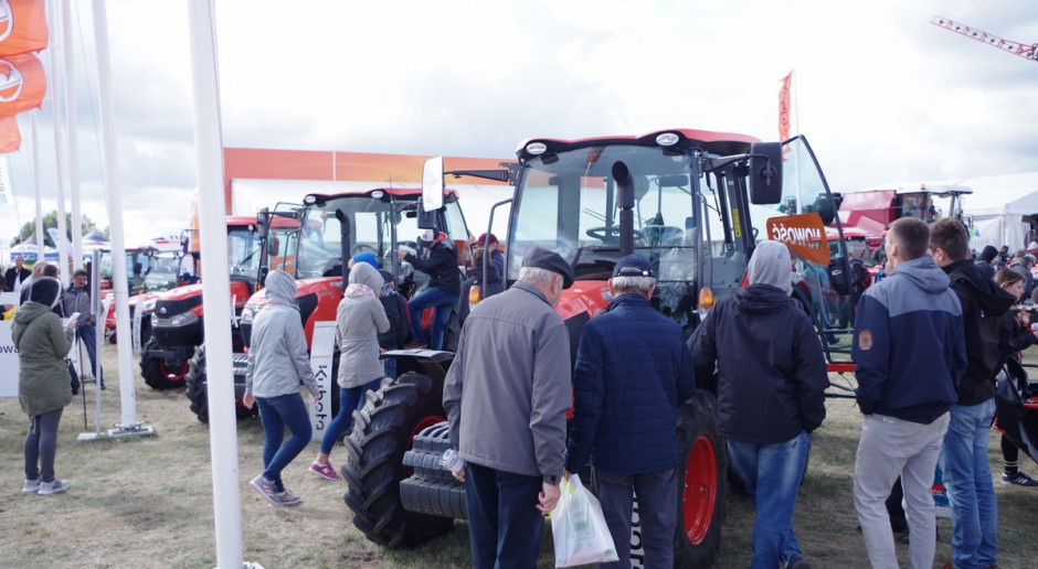 Wyjątkowo oblegane, nowe ciągniki serii M4002 fot. GS Nowe kompaktowe ciągniki Kuboty. Co się w nich zmieniło i ile kosztują?