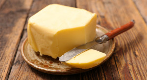 Ceny sera, masła i mleka gwałtownie spadają