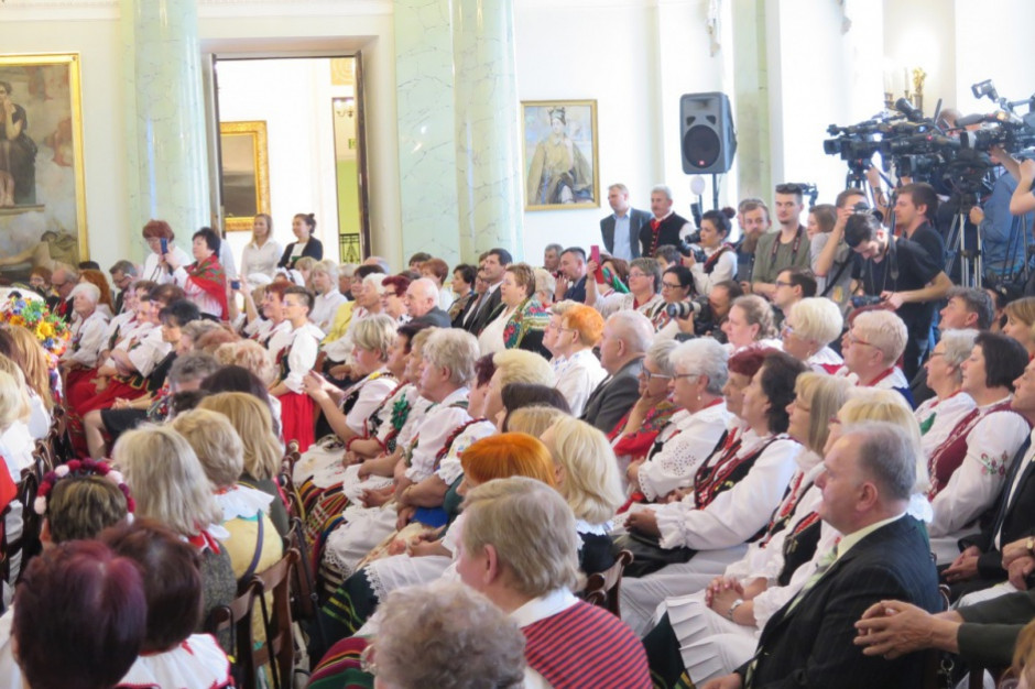Wizyta przedstawicielek kół gospodyń w Pałacu Prezydenckim w maju 2016 r.; fot. MP