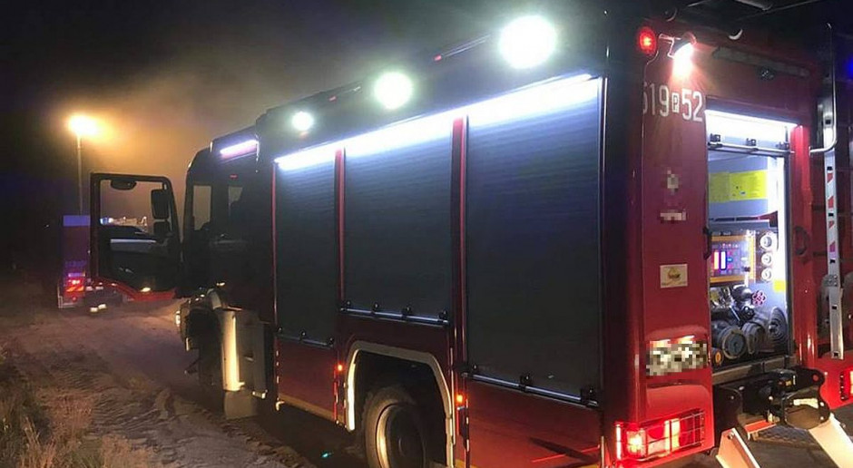 Płonęła chlewnia w Dobrzeniu Małym na Opolszczyźnie foto: Farmer Pożar chlewni na Opolszczyźnie