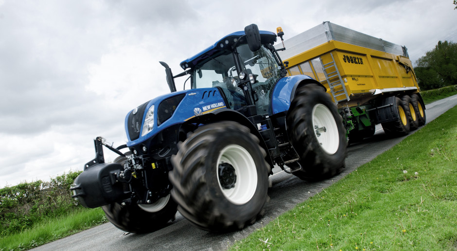W ubiegłym roku największym wzięciem spośród traktorów marki New Holland cieszyły się modele z serii T7; fot. mat. prasowe New Holland od 10 lat liderem w sprzedaży ciągników