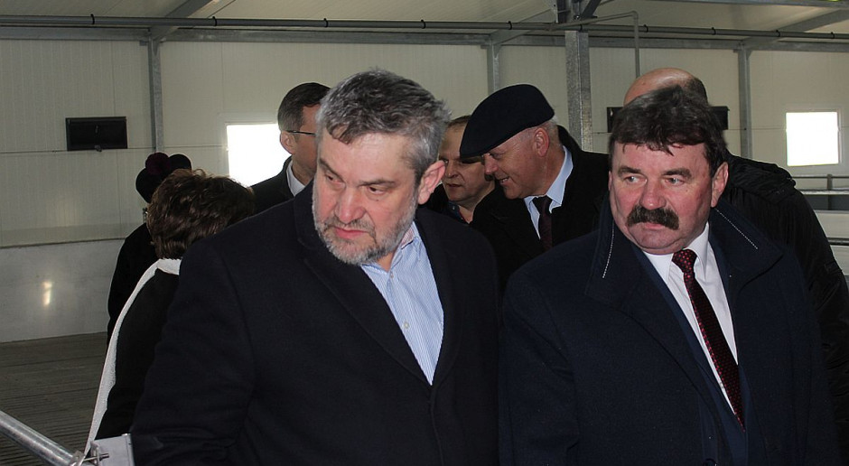 Jan Ardanowski i Andrzej Tarnowski podczas zwiedzania nowej chlewni w woj. łódzkim Foto: GT Dlaczego polscy producenci trzody przegrywają konkurencję z Zachodem?