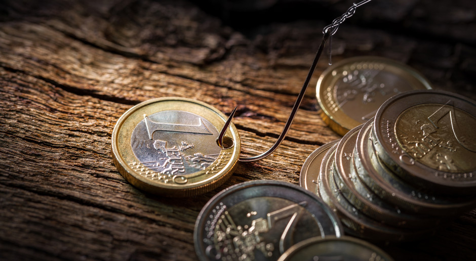 Rolnicy, którzy z powodu ubiegłorocznej suszy lub powodzi ponieśli straty w chowie lub hodowli ryb słodkowodnych mogą ubiegać się o wsparcie. do 15 lipca br. Foto. Shutterstock Ruszyła pomoc suszowa dla rolników utrzymujących stawy hodowlane