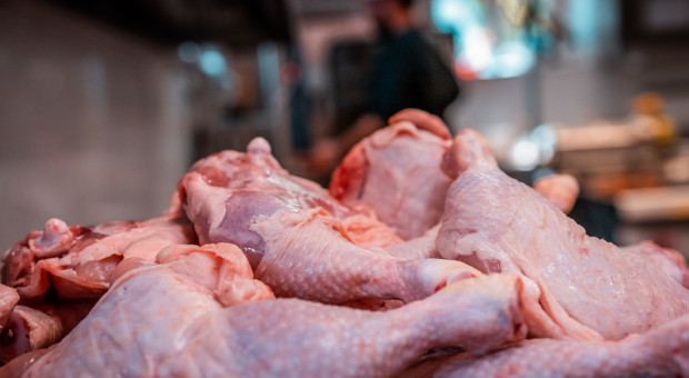 Kolejne zakazy importowe w sektorze mięsa z powodu COVID-19