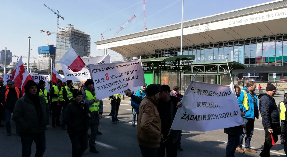 Protest rolników zrzeszonych w AGROunii, fot. A. Kulikowski Brudziński o proteście AGROunii: był legalny; zadaniem policji zapewnienie bezpieczeństwa