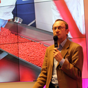 Dr Gerhard-Johann Feurer, Segment Management, firma Bayer