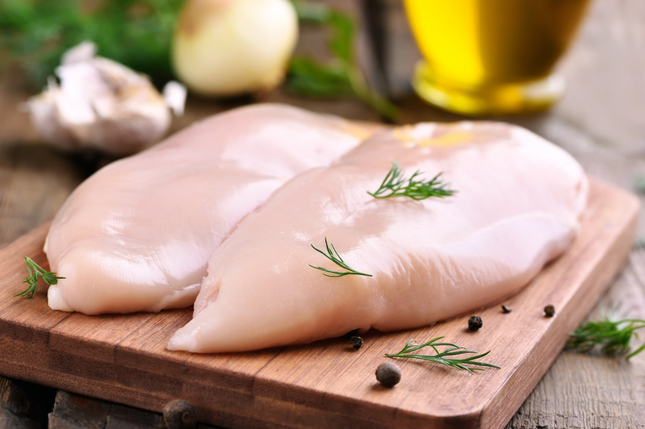 Średnia cena eksportowanego kilograma mięsa drobiowego w kwietniu tego roku wyniosła aż 2 euro i 81 centów , fot. Shutterstock